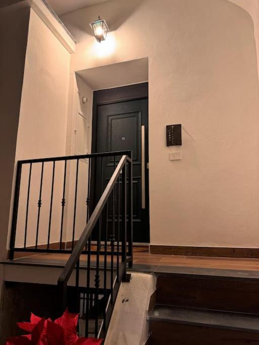 Domus Miraculi: Casa Storica Nel Cuore Di Napoli Luaran gambar
